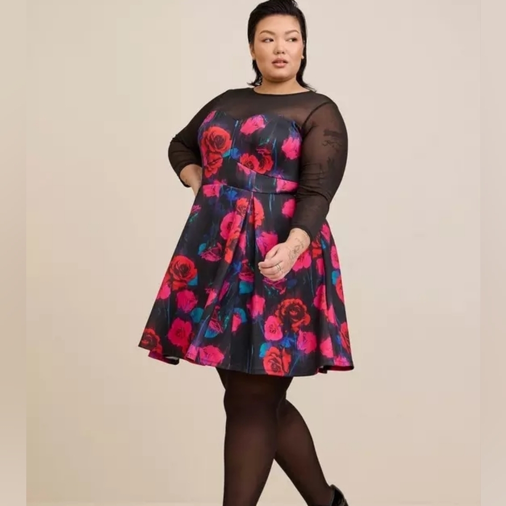 Torrid Sz 2 Mini Scuba Illusion Neck Floral Dress Sz 2X 18/20